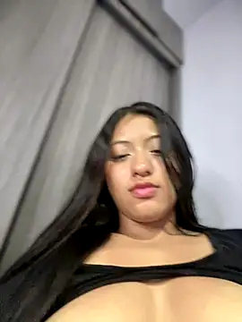 Estefanii- live sex cam