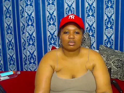 JUICEYLIPS333's cam snapshot