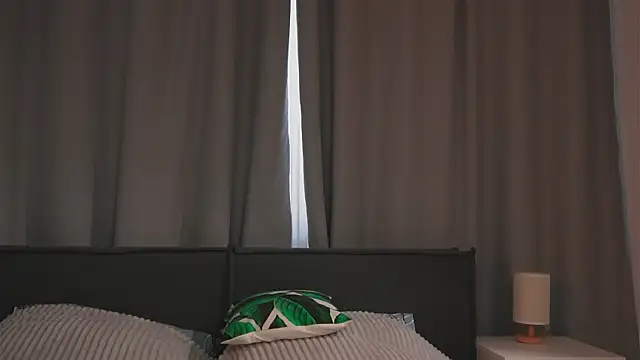 miamilly's cam snapshot