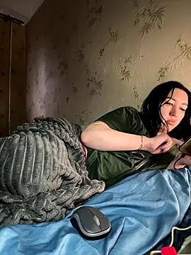 Naughtbaby_2025's cam snapshot