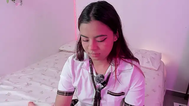 valy_shyness's cam snapshot