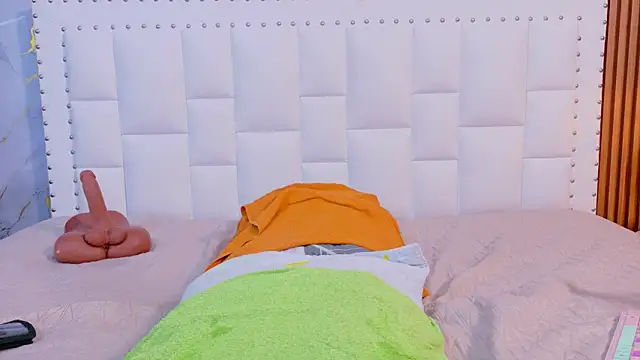 naughty_ebonyy's cam snapshot