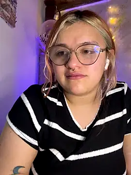 Sophia_Weest99's cam snapshot