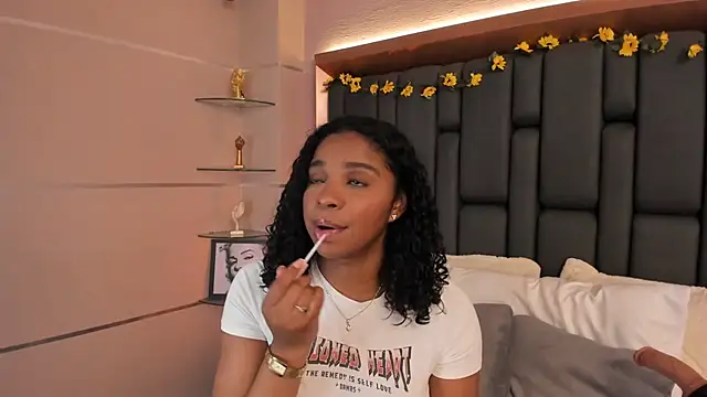 LisaMendez's cam snapshot