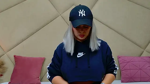 ChloeFrost's cam snapshot