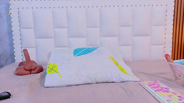 naughty_ebonyy's cam snapshot