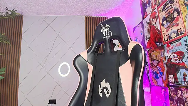 Victoria_Adams14's cam snapshot