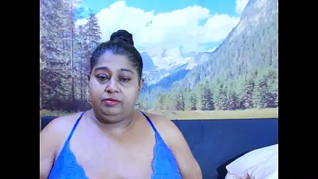 indianhoney694u's cam snapshot