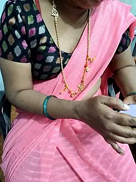 lolida69thamil's cam snapshot