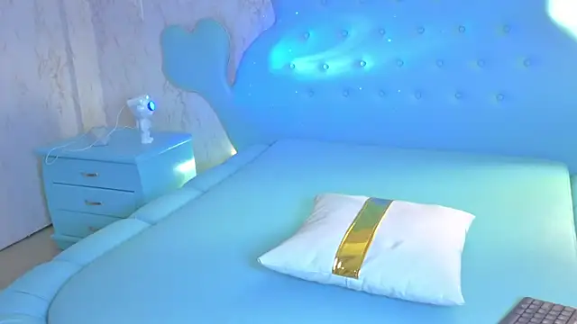 Mia_Cuttee's cam snapshot