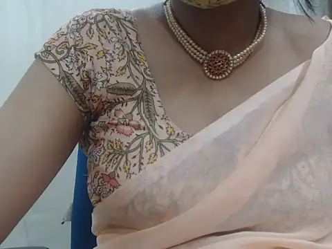 Lovely_Siri_23's cam snapshot