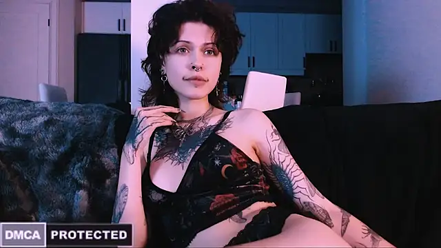 NaughtyLittleFox live sex cam