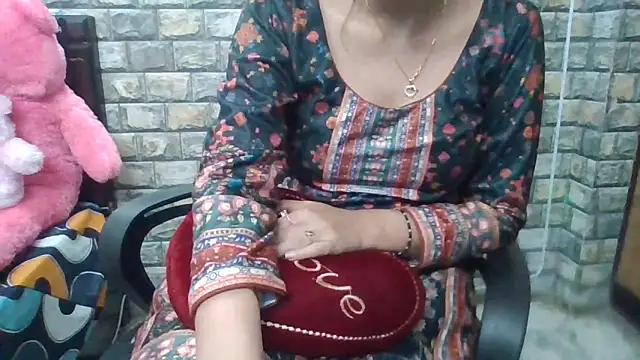 Sexy_iknoor live sex cam