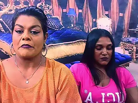 indianCherryPie's cam snapshot