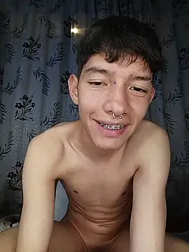 heyy_noah11's cam snapshot