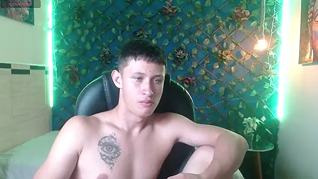 Garuo_18 live sex cam