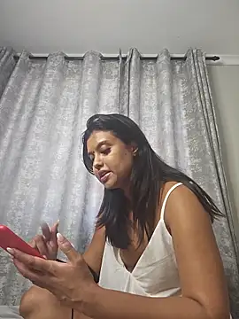 Indian_GlowingMiax live sex cam