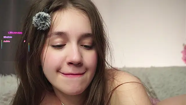 AmiLewis live sex cam