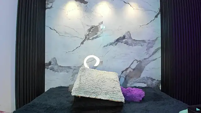 Darnellqueen's Stripchat show and profile