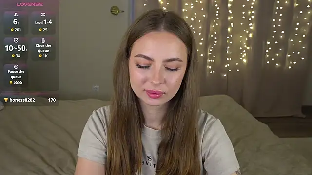 JackieMoonn's Stripchat show and profile