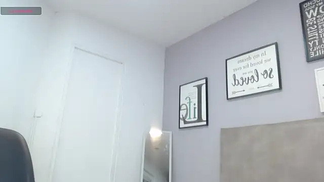 MileyHudson live sex cam