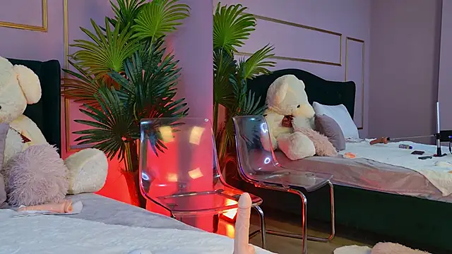 KirraWhite live sex cam