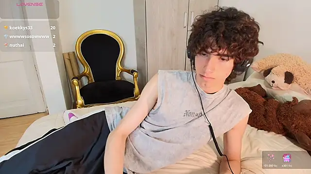 Nude_Boy18 live sex cam