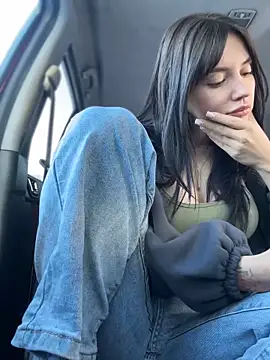 JulliaVegas live sex cam