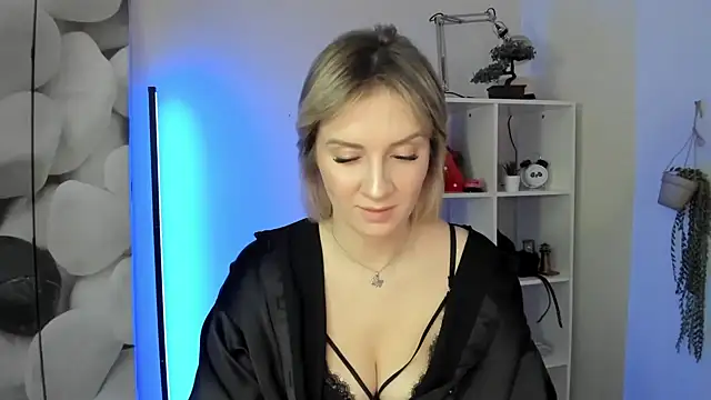 AlisaCam24's cam snapshot