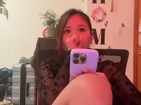 tinydaisy21's cam snapshot