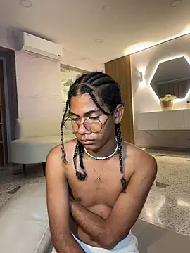 Maxim-Walker live sex cam