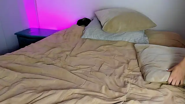 Chloe_Johnson_ live sex cam