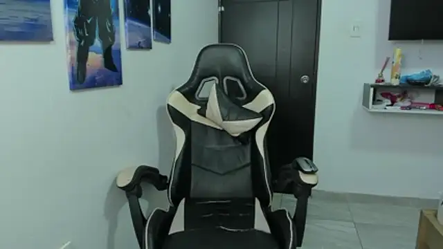 naomi_berckley's cam snapshot