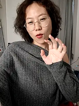 nini10052025's cam snapshot