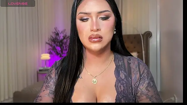 Your_Majesty_Tyra live sex cam