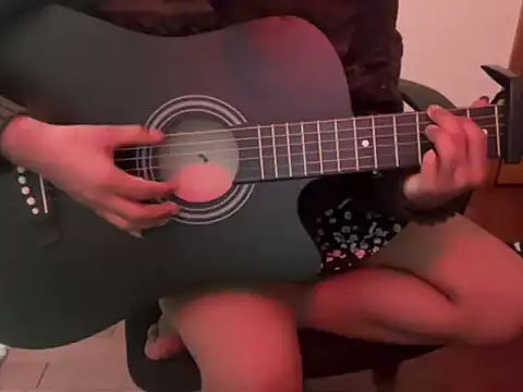 tinydaisy21's cam snapshot