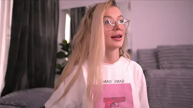 KylieJoyce live sex cam