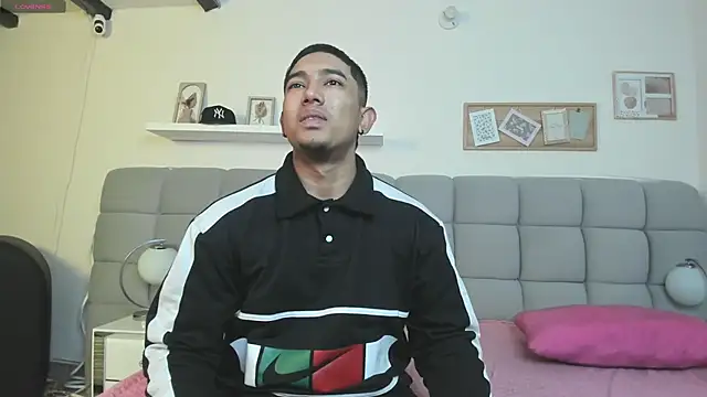 erotic_sins's cam snapshot