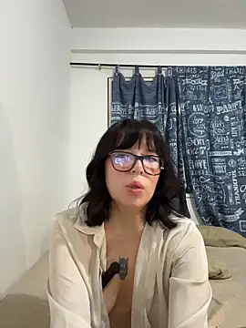 aliciia_23's cam snapshot