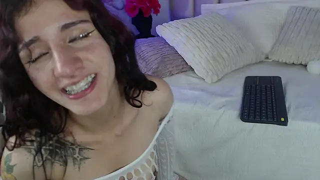 isa_bigassx's cam snapshot