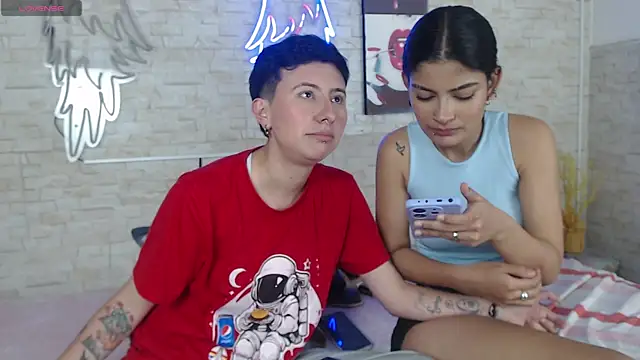 Gaby_and_Mei's cam snapshot