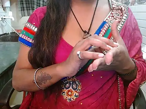 LovingPihu's cam snapshot