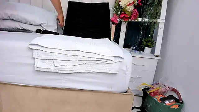 africa_holmes's cam snapshot