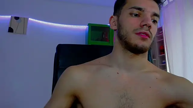 DominicValente's cam snapshot