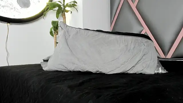 Euphoria_07's cam snapshot