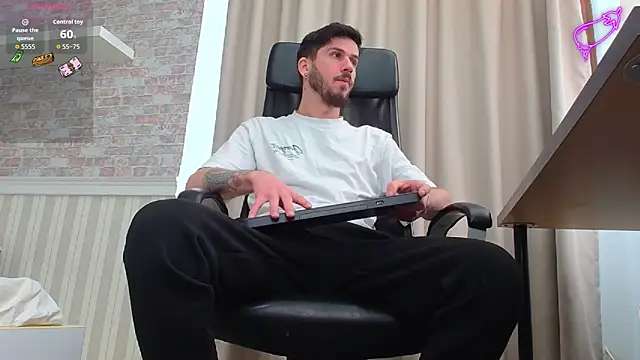 JonahShaw's cam snapshot