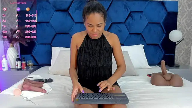 aynararos_1's cam snapshot