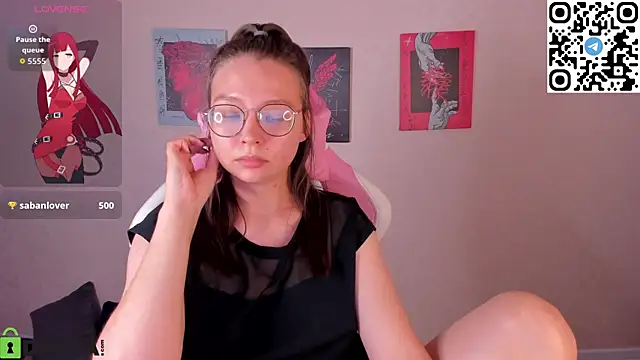 Nuura_Moore's cam snapshot