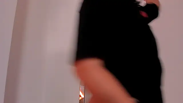 Rachell_Jamess's cam snapshot