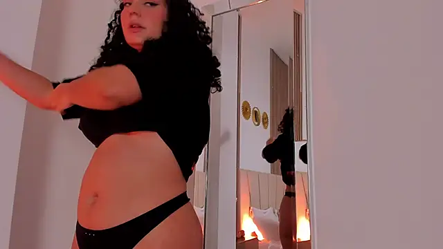 Rachell_Jamess's cam snapshot